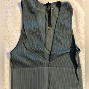 Urban Outfitters/Out From Under Seamless V-Neck Crop Top - Size M